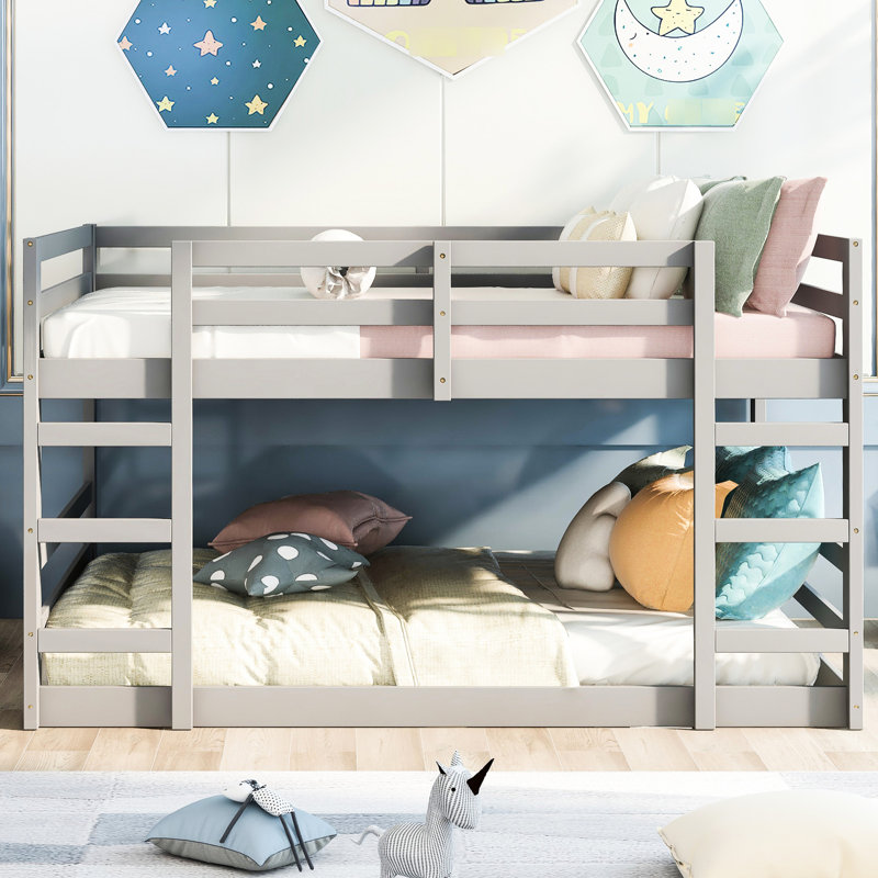 Lit double superposé au-dessus, gris - construction, rehausse le décor de la chambre à coucher, convient à deux lits avec pieds en bois de pin, planche, matelas, design élégant