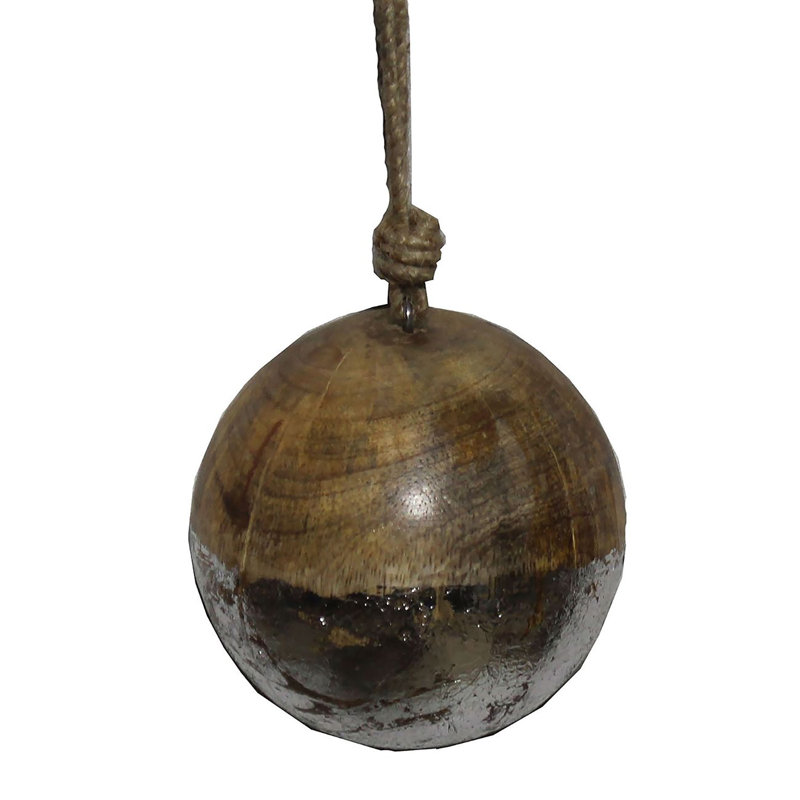 Ornement boule de bois