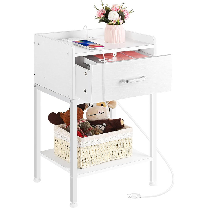 Azulejos 15.7'' W Nightstand