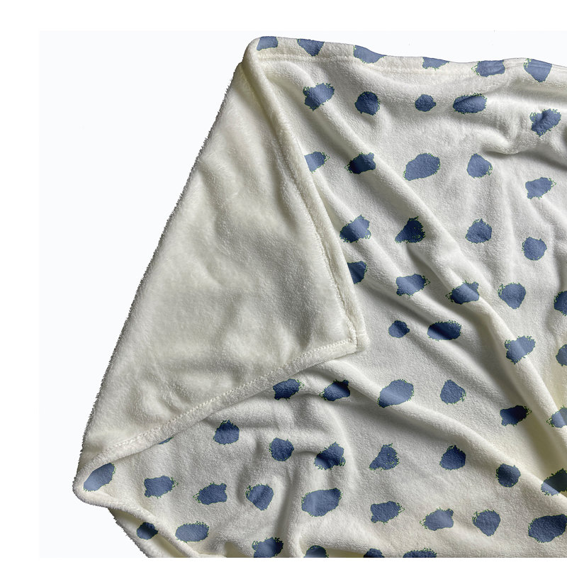 Jeté de printemps 50 po x 60 po Dot Of Spots, Bleuet, L 30 po x L 39,75 po