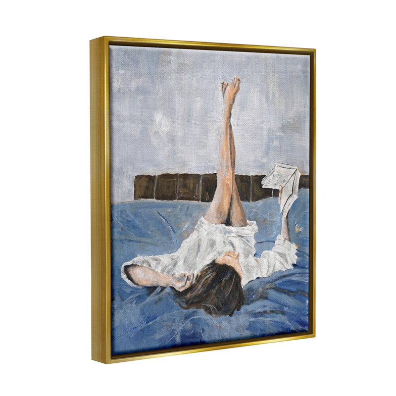 Femme lisant un livre par Design Fabrikken, Cadre flottant métallique doré, H 31 po x l 25 po x P 1,7 po