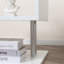 Table de bout moderne de 20 po, table d'appoint décorative, table basse en forme de S avec tablette de rangement et poteaux en acier, blanc