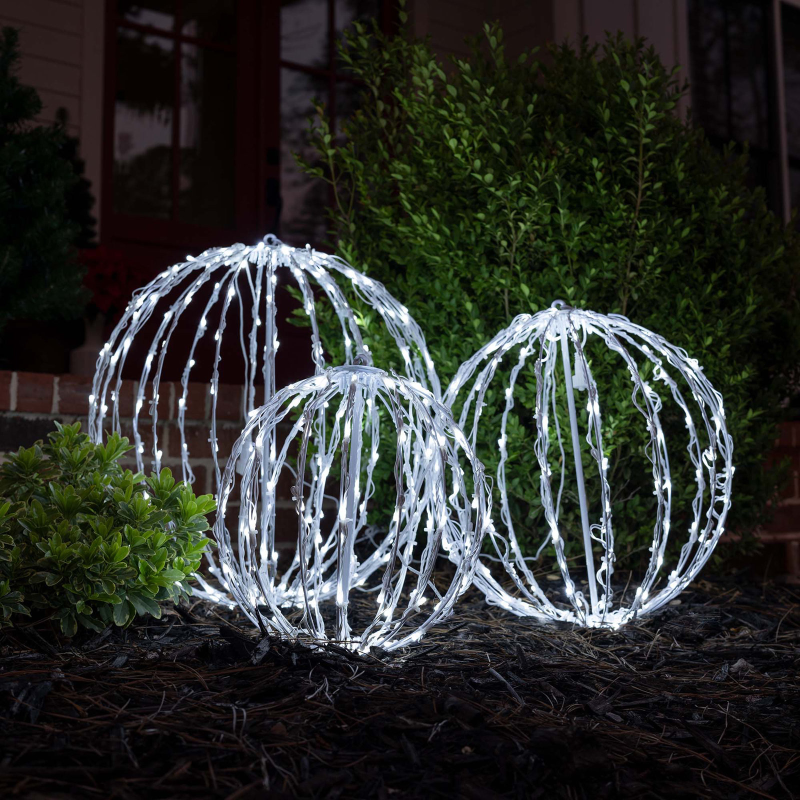 Fold-Flat LED Metal Lighted Outdoor Decoration, 16" H x 16" W x 16" D, Cool White