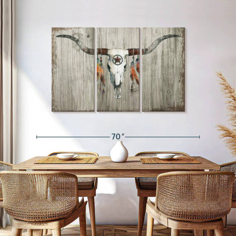 Khorn Longhorn sur bois gris foncé, H 36 po x l 57 po