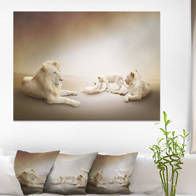 Animal «White Lion Family», impression