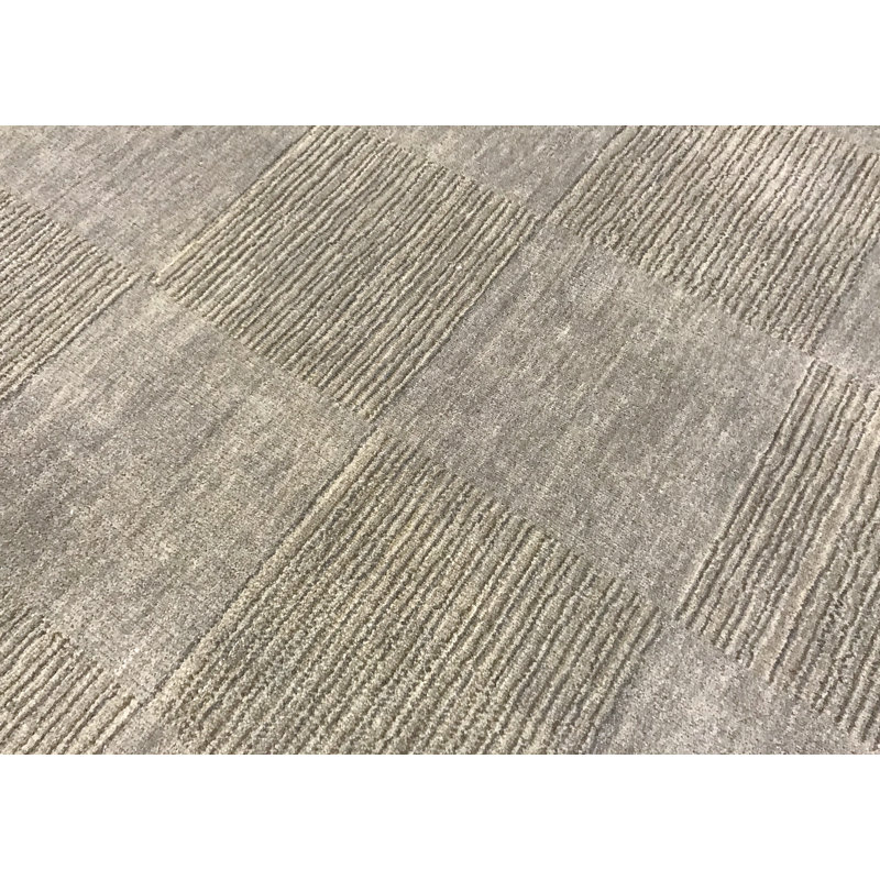 Hand-Knotted High-Quality Gray Area Rug