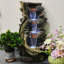 Fontaine d'extérieur en résine de 65 cm de haut avec DEL bleues, cascade à 4 niveaux de pierres et de bois flotté, décoration autoportante pour jardin, terrasse, pelouse ou intérieur.