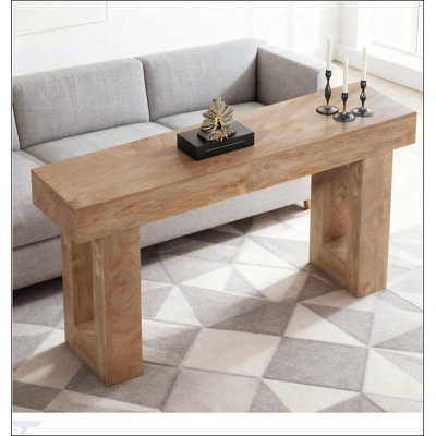 Console en bois, canapé, table d'appoint, table de salon avec charme campagnard et surface de présentation spacieuse