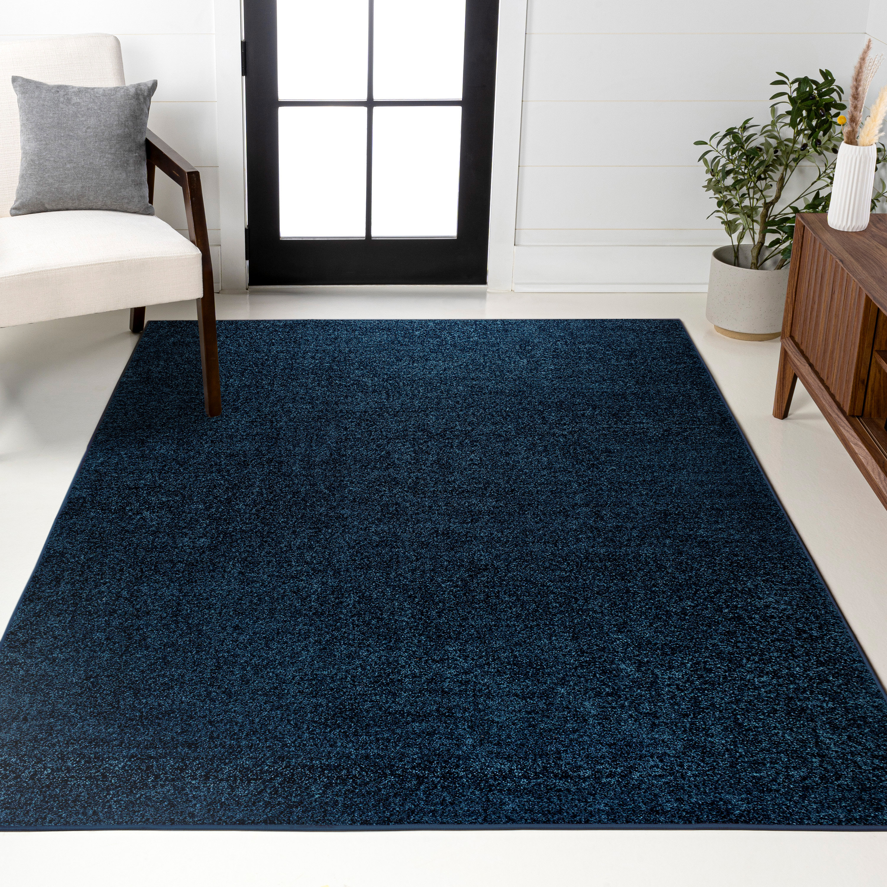 Airidas Solid Low-Pile Navy Rug