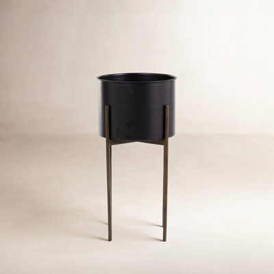 Jed Metal Planter
