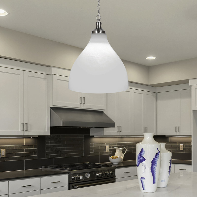 Luminaire suspendu à chaîne Juno illustré en nickel brossé avec verre en marbre blanc de 16 po