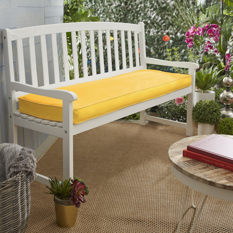 Coussin de siège d'extérieur Sunbrella, Toile toile Sunbrella® jaune tournesol, L 55 po x P 18 po, 2"