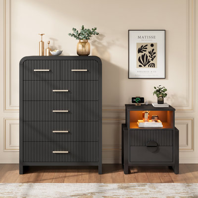 Ensemble de chambre à coucher 2 pièces Winston Porter - Commode cannelée 4 tiroirs et tables de chevet cannelées 2 tiroirs