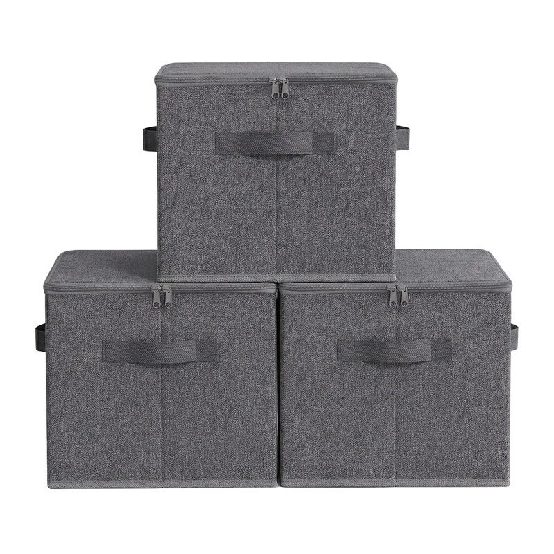 Vêtements et supports à vêtements