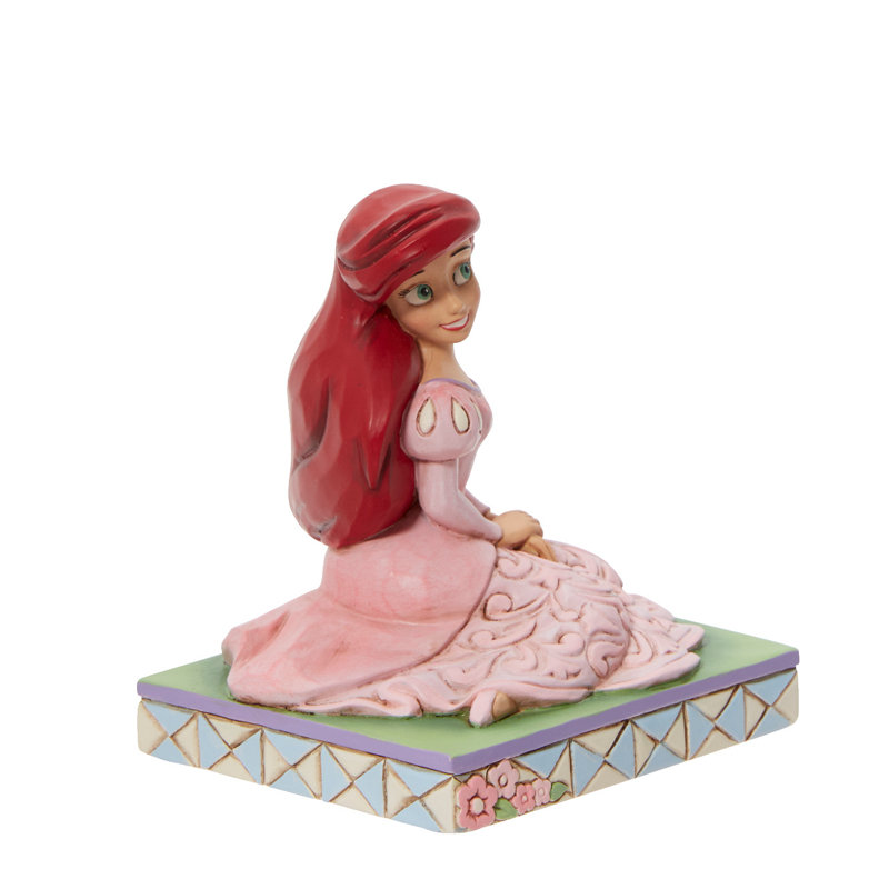 Entertainment Figurines & Sculptures