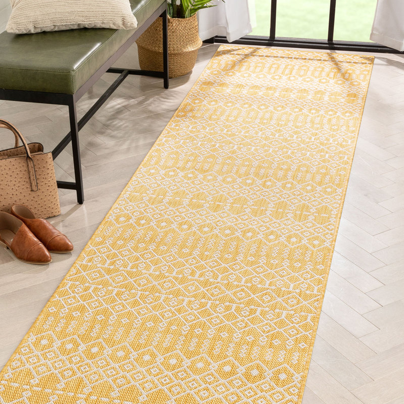 Tapis intérieur / extérieur jaune Marshanna, Tapis de couloir 2 pi 7 po x 9 pi 10 po