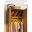 Garde-robe en bois massif de style Mid-Century