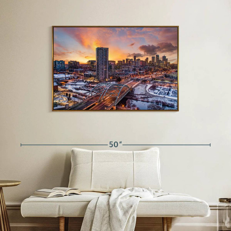 Coucher de soleil d'hiver à Denver, Cadre flottant doré, 40 po x 27 po