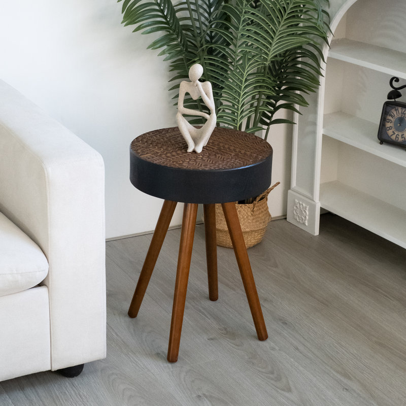 Table d'appoint ronde de 15,7 po Farmhouse avec motif sculpté, pouvant servir de table de bout, Black