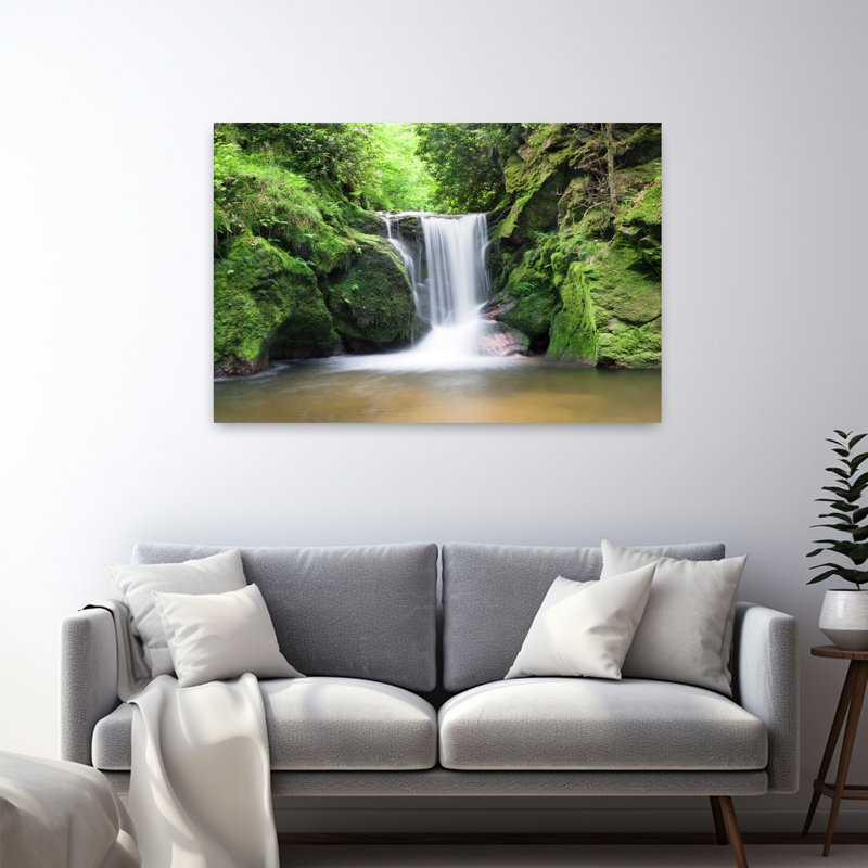 Eau dans une forêt, cascade de Geroldsau, forêt noire, Bade-Wurtourg, Allemagne, paysage contemporain abstrait, art