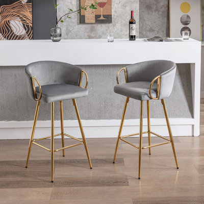 Ensemble de 2 tabourets de bar en velours de 30 pouces avec repose-pieds chromé et pieds dorés
