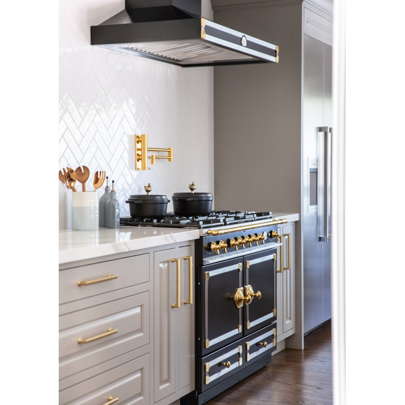 Contemporary Wall Mounted Potfiller