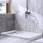 Receveur de douche blanc 152 x 81 cm avec bonde et couvercle inclus, antidérapant, bonde à gauche