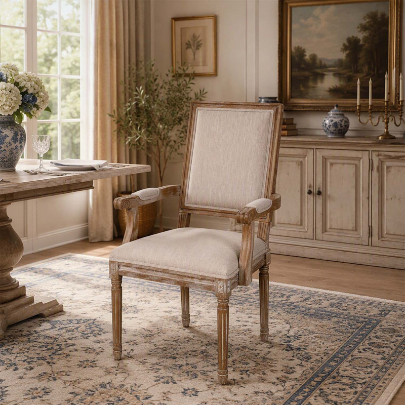 Ensemble de chaises de salle à manger élégantes de style campagnard français, rembourrées et dotées de pieds en bois d'hévéa. Confortables et stylées, elles s'intègrent parfaitement à toutes les salles à manger.
