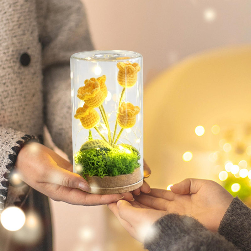 Lampe de chevet en forme de dôme en verre fait à la main au crochet fleur de la vallée, Jaune