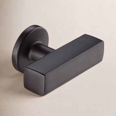 Flynn 1 7/8" Length Bar T-Knob