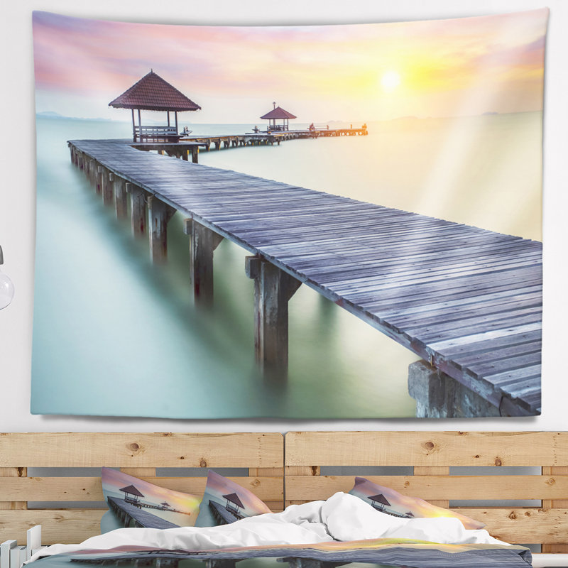 Grand pont en bois seascape de pilier dans le tapisserie du soleil, H 50 po x l 60 po