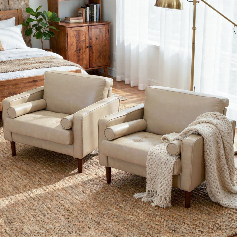 Fauteuil club capitonné à accoudoirs carrés en similicuir avec 2 coussins, Crème
