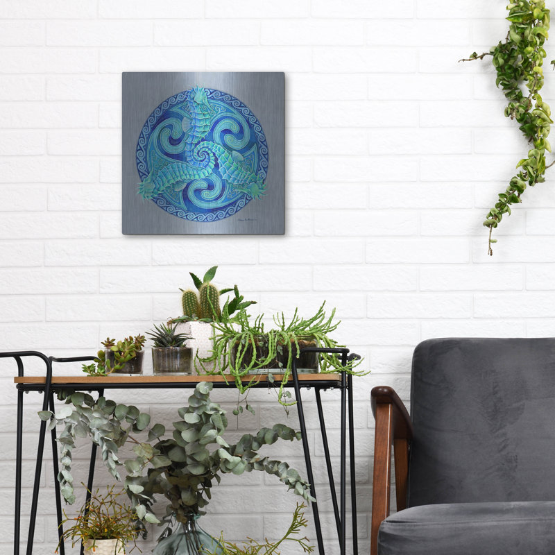 «Seahorse Triskele» par Rebecca Wang Art, H 12 po x l 12 po