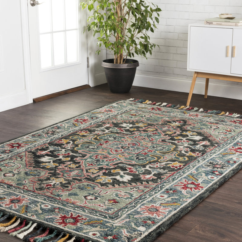 Leyna Hand Hooked Wool Oriental Indoor Rug, Rectangle 5' x 7'6"