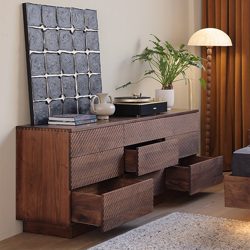 Commode à neuf tiroirs en noyer noir