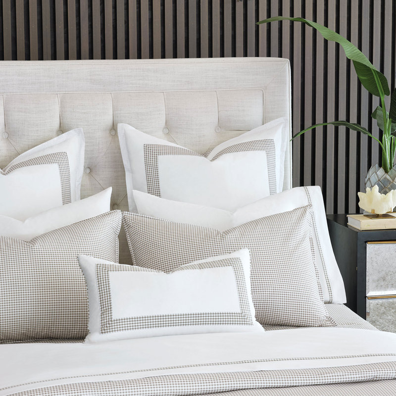 Taie décorative Malaya par Alexa Hampton, Fauve, Standard