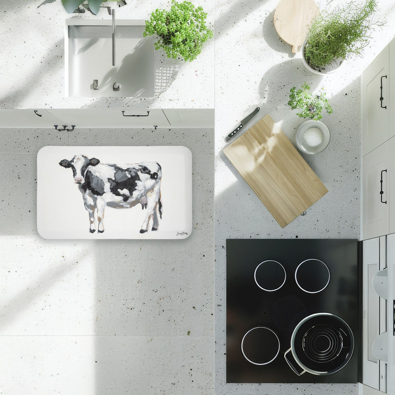 Tapis de sol anti-fatigue Simple Farmhouse Cow, design par Sara Baker, 30 po x 18 po, Vache campagnarde simple