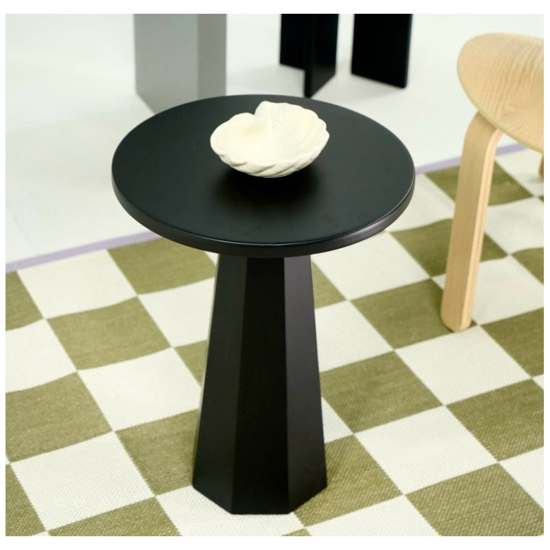 Table d'appoint moderne noire 13,8 po x 18,5 po x 13,8 po | 100% panneau de fibres à densité moyenne avec une épaisseur de 0,7 pouce | Conception élégante de couleur unie, parfaite pour le salon et la chambre à coucher, meubles compacts peu encombrants pour tout décor