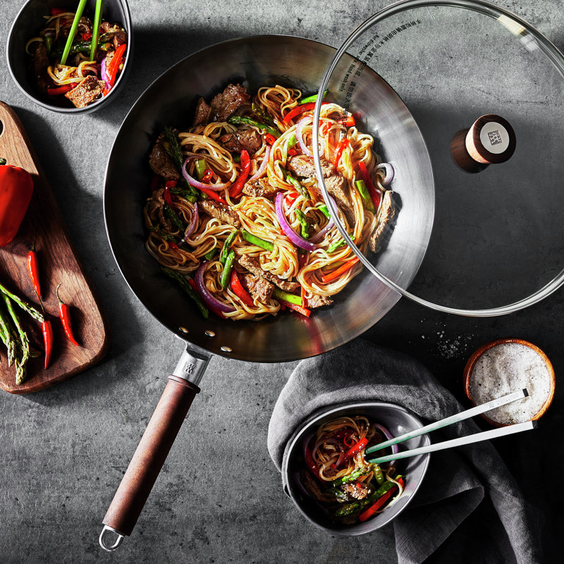 Dragon 11.81" Carbon Steel Wok with Lid