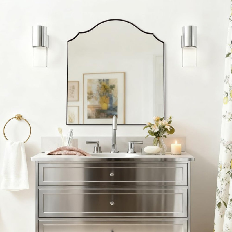 Miroir de salle de bain festonné à arche festonnée avec plateau incurvé | Cadre en acier inoxydable, Nickel brossé