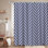 Rideau de douche à motif de chevrons bleu marine avec 12 crochets Herringbone