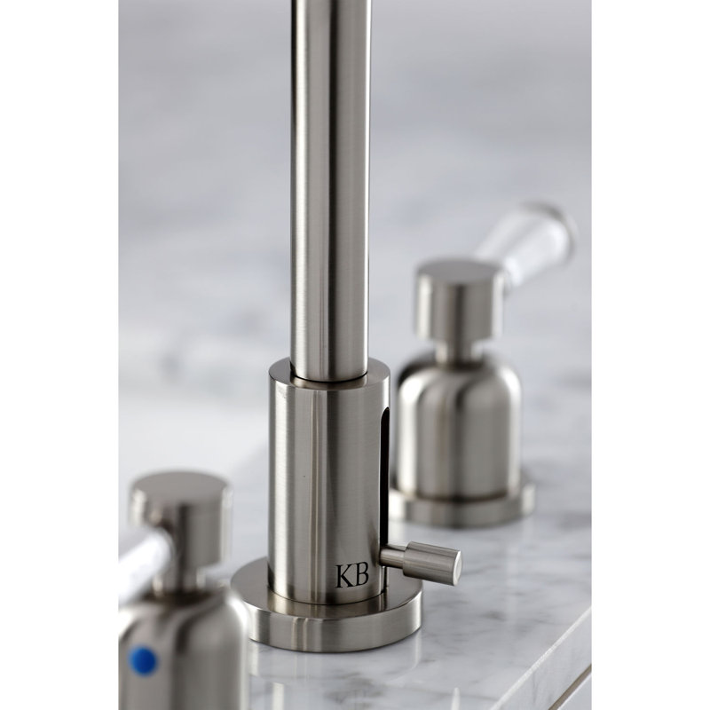 Robinet de salle de bain espacé Kingston avec ensemble de drain, Poignée ronde, Nickel brossé