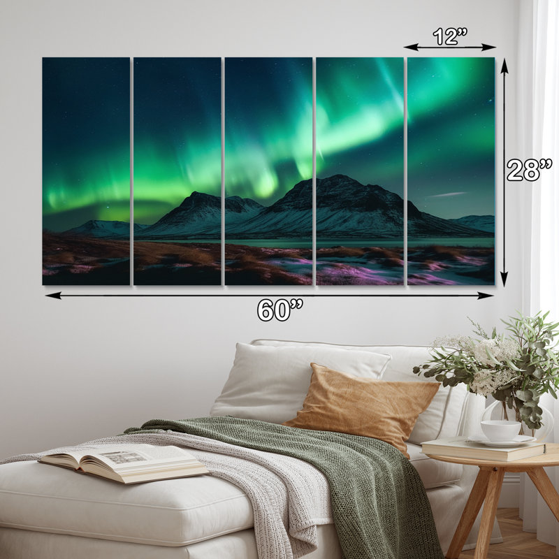 «Northern Lights In Stunning Arctic Mountains», reproduction d'art sur toile Northern Lights - 5 panneaux égaux