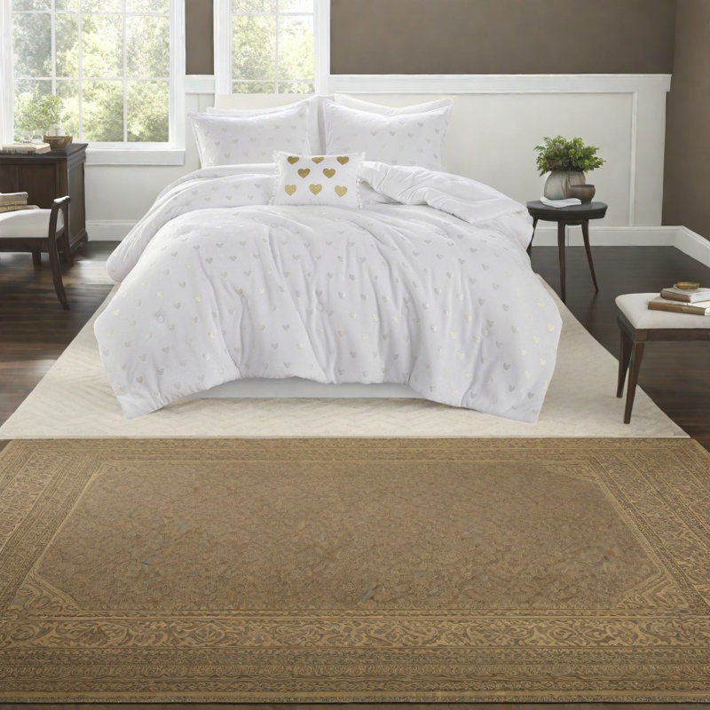Luxurious Plush Bedding Sets With Metallic Print, Modern Comfort