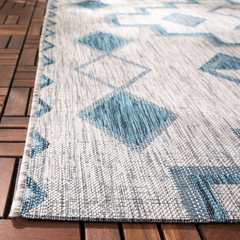 Amarien Geometric Indoor/Outdoor Area Rug, Rectangle 2' x 3'7"