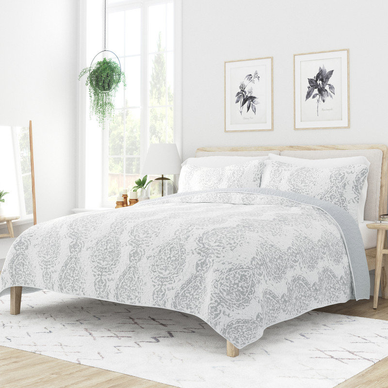 Light Gray Twin Reversible Microfiber Quilt Set with Shams