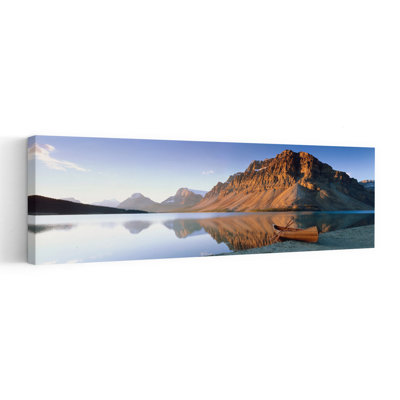 Canot au bord du lac, lac Bow, parc national de Banff, Alberta, Canada, art contemporain abstrait paysage naturel
