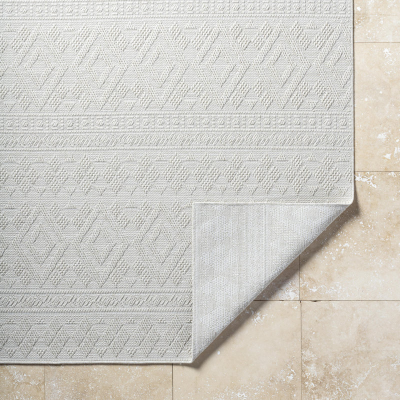 Rectangle Corderra Damask Machine Woven Polypropylene Plastic Indoor / Outdoor Area Rug in Ivory, Rectangle 5'3" x 7'