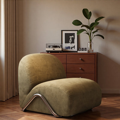 Chaise de loisirs rétro en velours côtelé rétro.