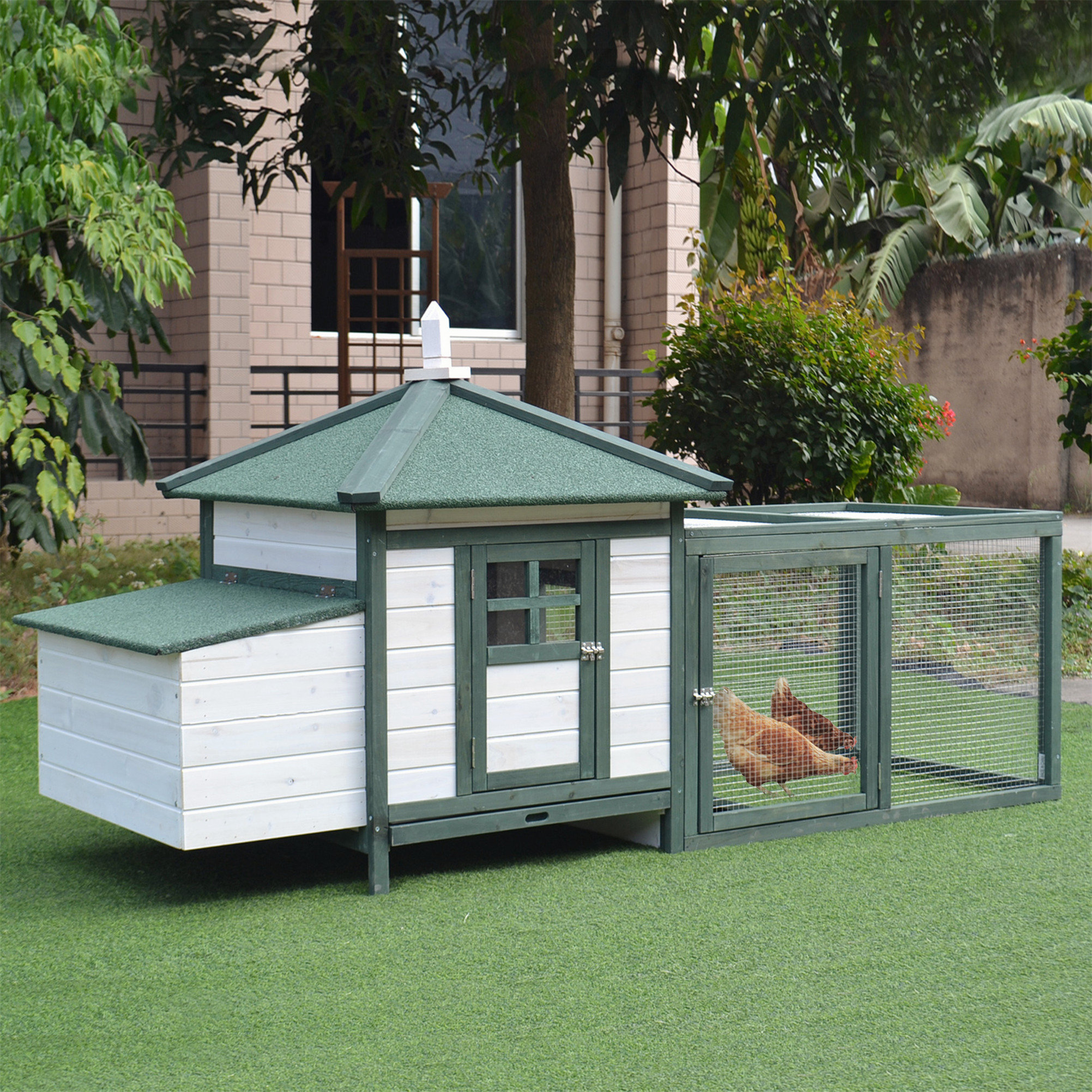 Tucker Murphy Pet™ Emrecan Chicken Coop with Chicken Run For Up To 8